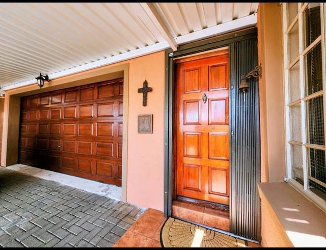 3 BEDROOM HOUSE FOR SALE IN FLORAUNA